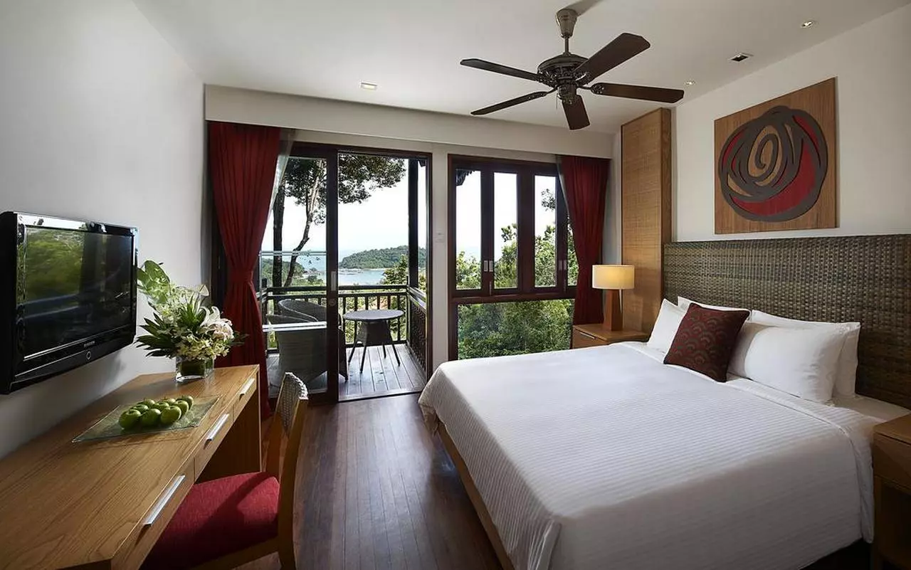 BERJAYABEACHREOST_SHABAVIZ (4).jpg